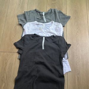 Lululemon love crewneck T shirts - size 6 bundle